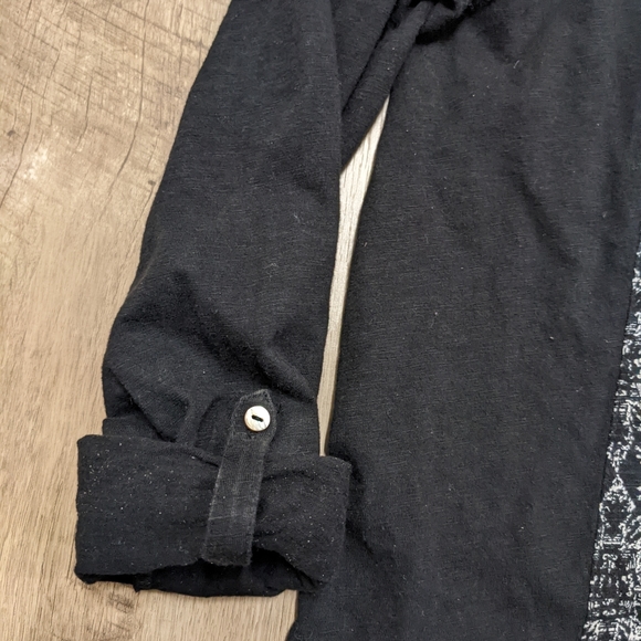 Lucky Brand Black and White Floral Print Button Down Shirt Roll Tab Sleeves - Picture 7 of 9